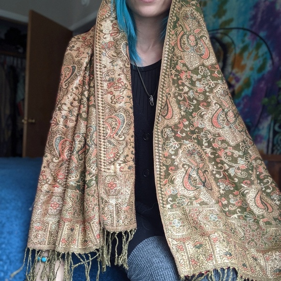 Golden and green shiney Pashmina shawl - Picture 1 of 8
